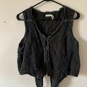 Black Urban Outfitters crop top